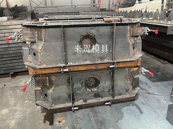 階梯式生態(tài)護坡模具
